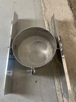 Vynášecí objímka do krokví